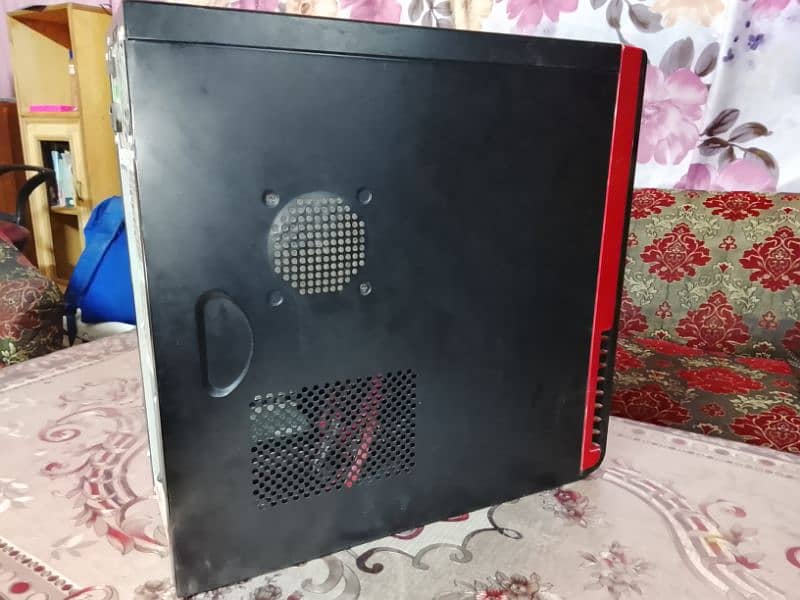 computer available in good condition slightly used 4