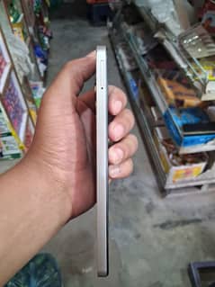sparks 8 plus 4gb 128