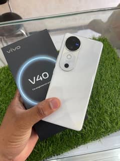 vivo V40 withe 12.256