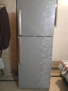Haier 370L Large Fridge HRF-380