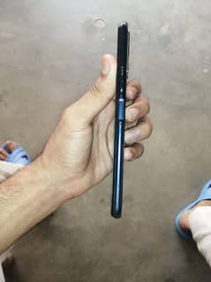 vivo y20 all ok h just halka sa touch crack h or thori si line h