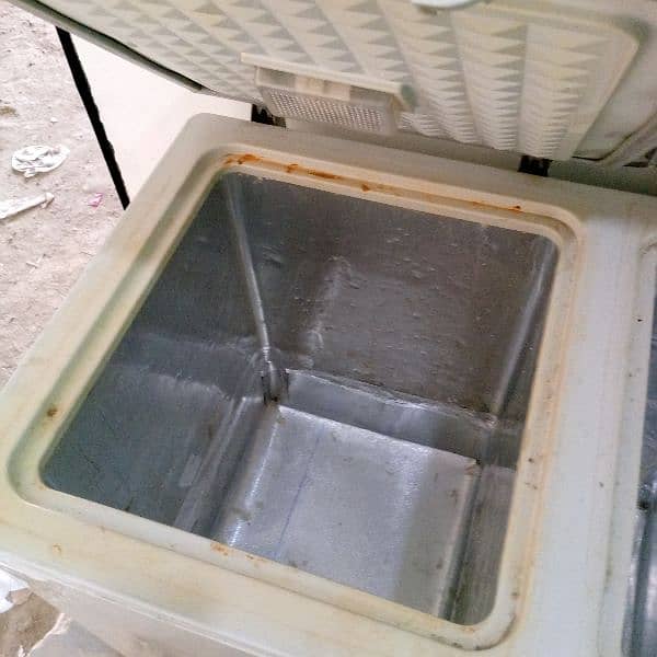 Deep freezer compressor okay hy cooling ni krta 1
