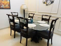 Dinning Table with 6 chairs for Sale.