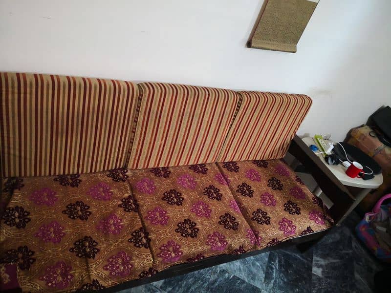 talee custom made sofa 0