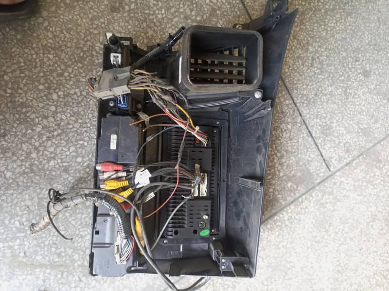 Reborn Android panel with Ac controls and grill and original speakers 4