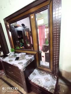 Dressing Table wooden Polish in good condition 03158269590