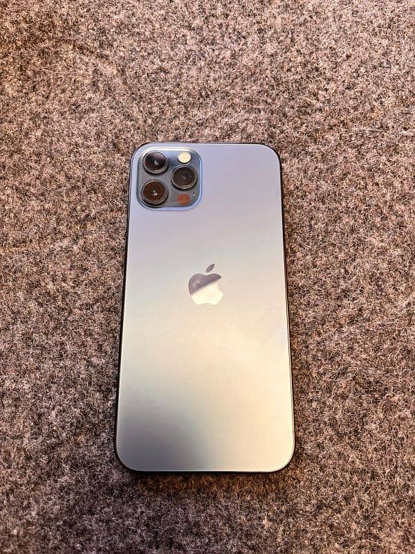 Face id not working and other is in 10 by 10 condition 1