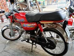 Untied 70cc Urgent For Sale : 03114490856