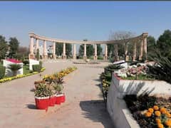 10 Marla Plot Prime Location Near Commercial Hub