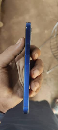 Iphone 12 / 128 gb factory unlock with charger