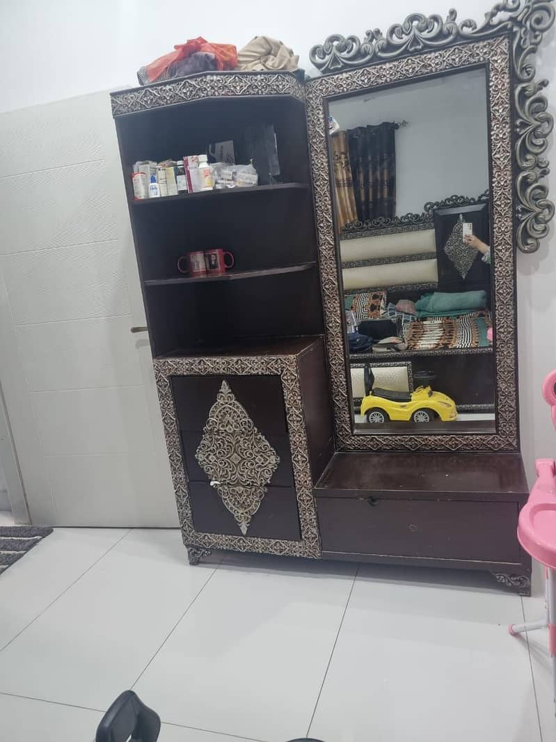 dressing table 1