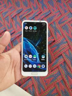aqous r2 gamin phone