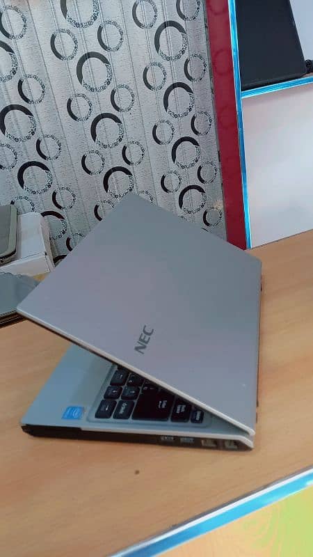 NEC Core i5 4th Generation. LCD damaged Baki All ok 0