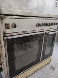 Fully Functional 5 Stove Top + Gas Oven