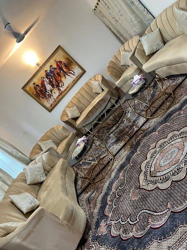 10 seater sofa set with 5 tables 0