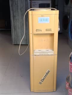 Electrolux water dispensor in good condition all ok