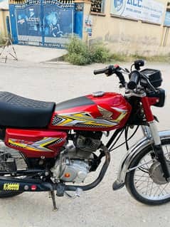 united 125