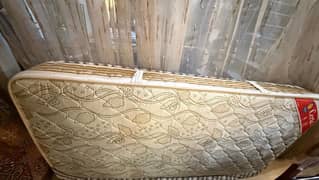 Master Molty Crest single mattress