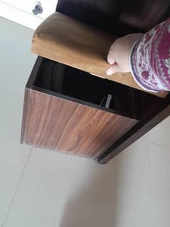 4 seater commercial table