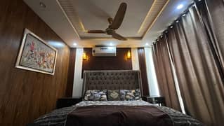 Per day Facing Eiffel tower Luxury ine bedroom apartment