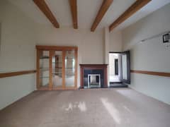 4000 SQFT COMMERCIAL HALL FOR RENT