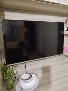 TCL 43" Smart LED TV - Screen Damaged