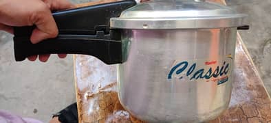 pressure cooker