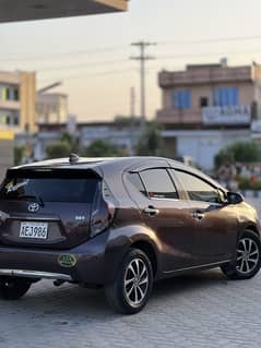 TOYOTA AQUA HYBRID