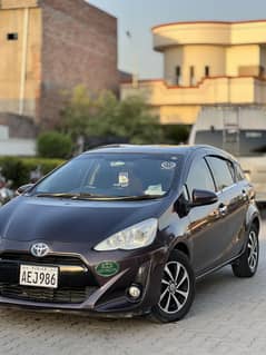 TOYOTA AQUA HYBRID
