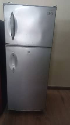 Used Refrigerator in Excellent Condition – Urgent Sale!