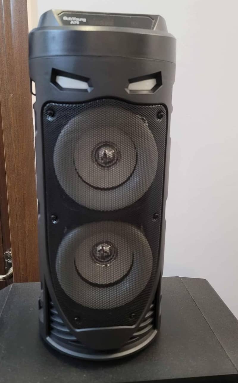 Bluetooth Speaker Just Box Open Not Used / Contact Whatsapp or Mobile 9