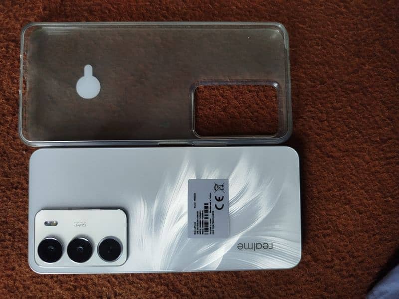 realmi c71 only one week use like 10/10 condition all is ok white colr 5