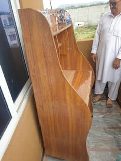 computer table for sale 5/10 condition