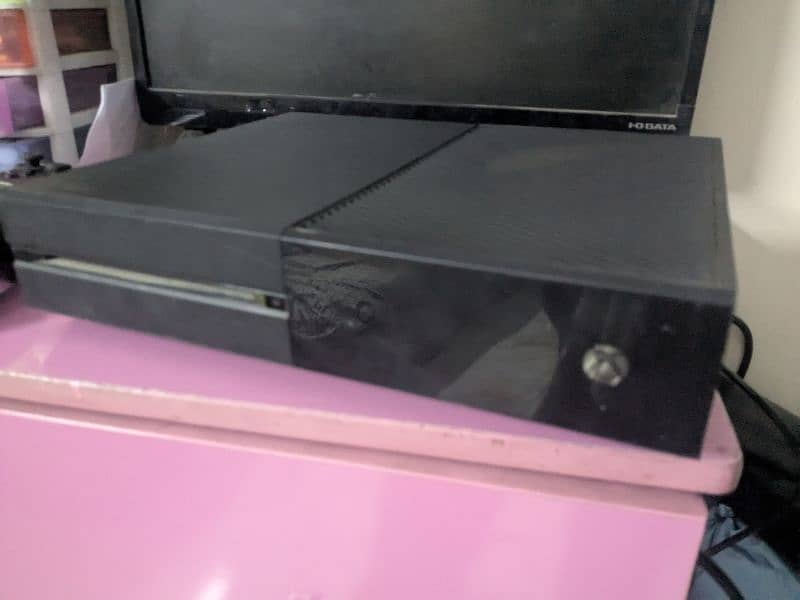 Xbox one console with 1 orignal wireless controller 1