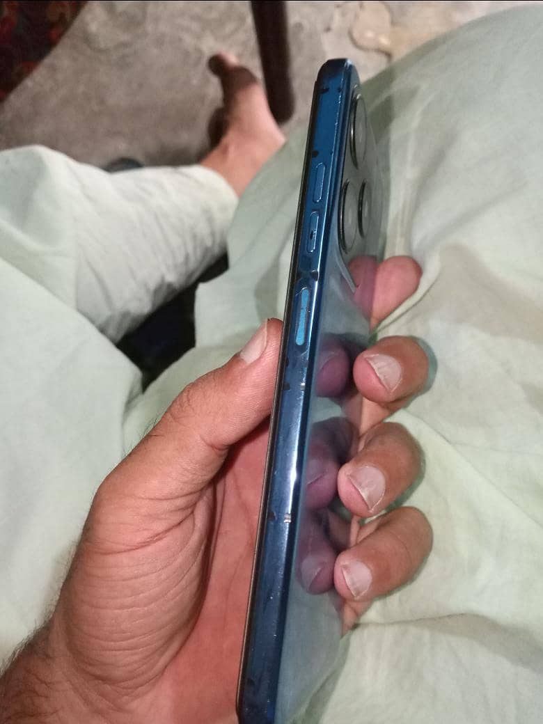 Exchang posibl Techno spark 10c 4+4 128 ful box. Only cal+whatsap 3