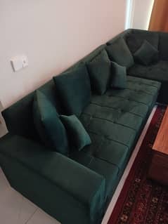 L shaped sofa, accommodates 7 people.