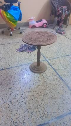 Coffee Table Chinuti  in Brown Colour.