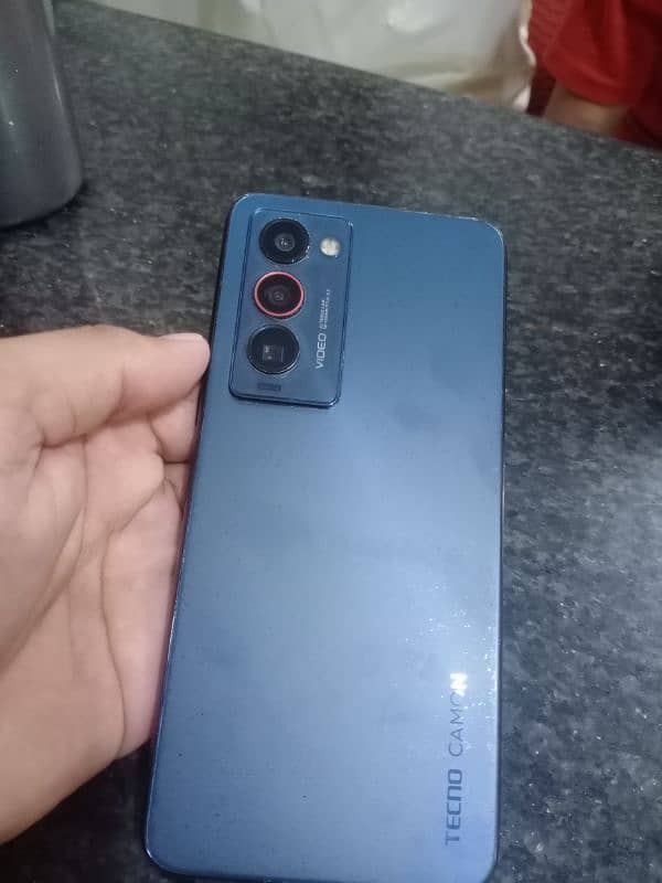 Good condition 8. . 256 storage with box charger 1