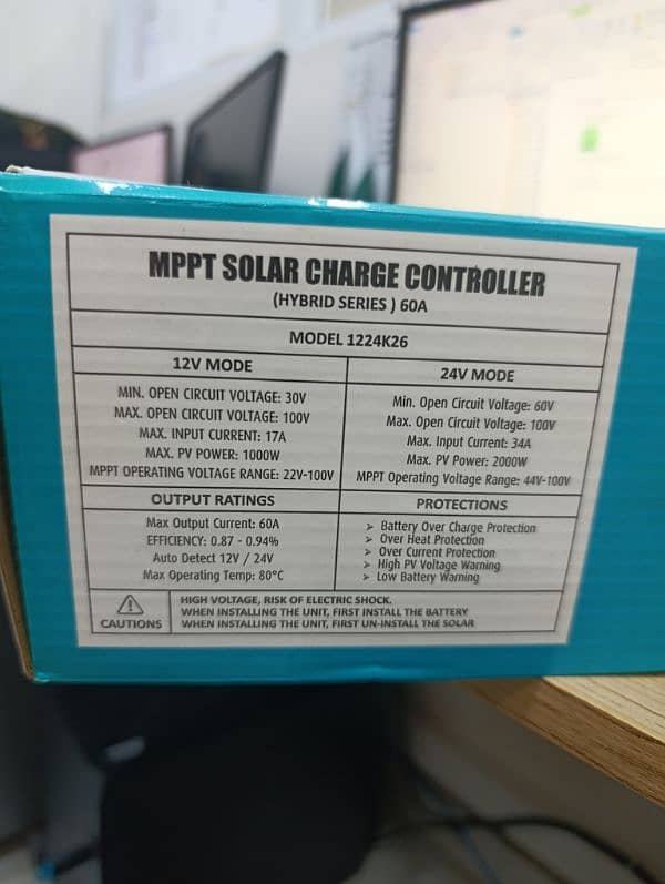 Simtek 60A MPPT Solar Charge Controller 1