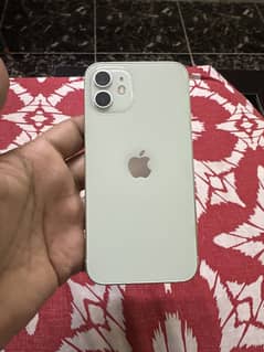 Selling phone in 10/10 condition