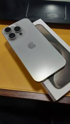 Selling iPhone 15 Pro 256gb HK Factory Unlocked Non PTA