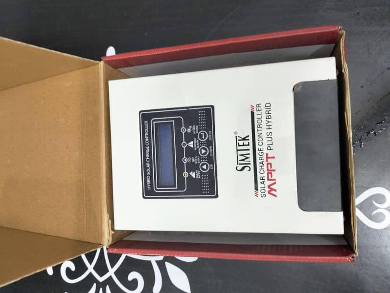 Simtek MPPT Solar Charge Controller 1