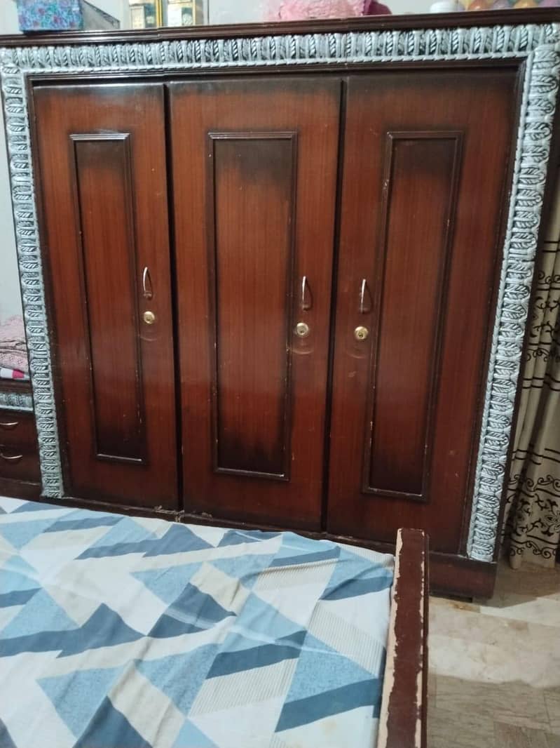 complete bed set with side tables, dressing table, almari 3