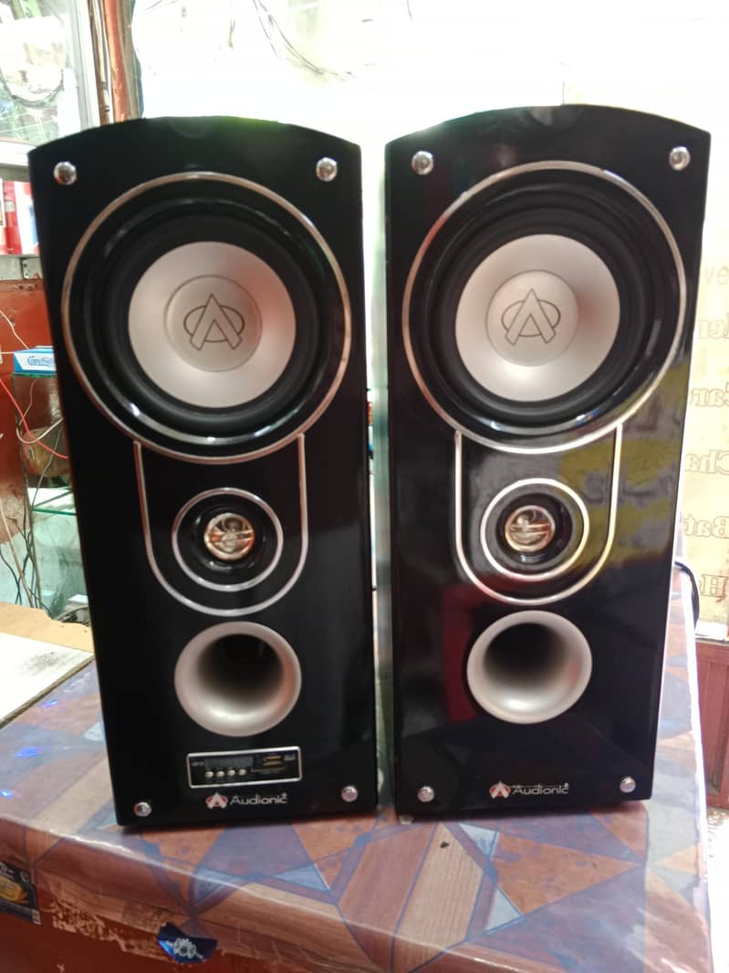 AUDIONIC 5 PLUS BLUETOOTH SPEAKERS TOTAL NEW CONDITION 1