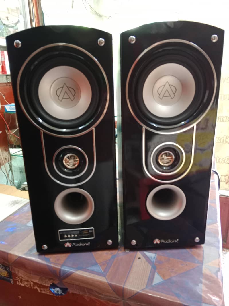 AUDIONIC 5 PLUS BLUETOOTH SPEAKERS TOTAL NEW CONDITION 3