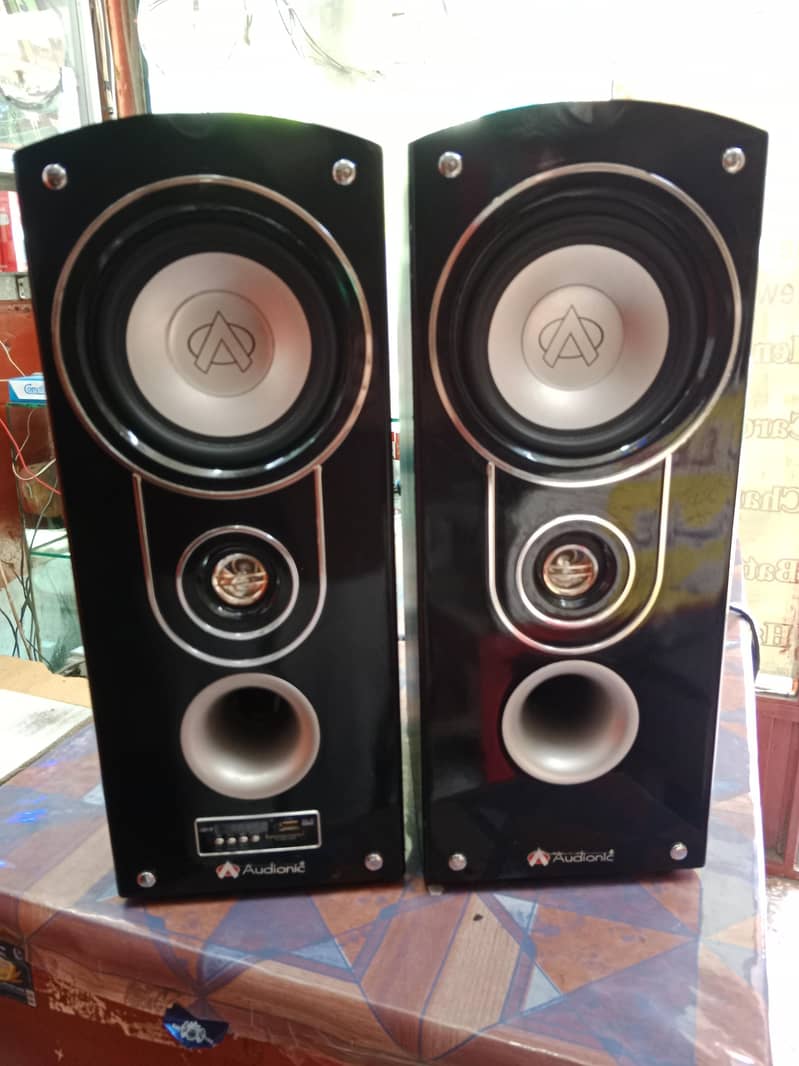 AUDIONIC 5 PLUS BLUETOOTH SPEAKERS TOTAL NEW CONDITION 4