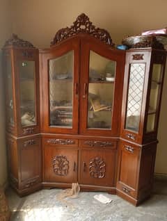 Showcase for crockery