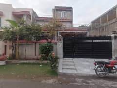 In Marghzar Officers Colony 10 Marla House For sale