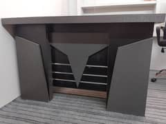 Used Office Table for sale in Pakistan