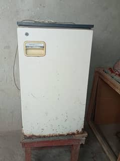 Air freezer Small size Branded Bahir se Aya tha No open no Rapir